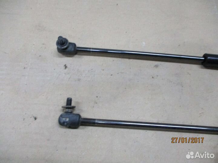 Амортизатор крышки багажника Форд Фокус 2 хэтчбек