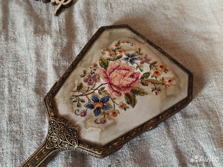 Старинное ручное зеркало