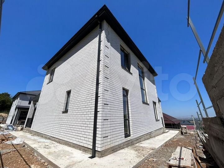 Дом 160 м² на участке 4 сот.