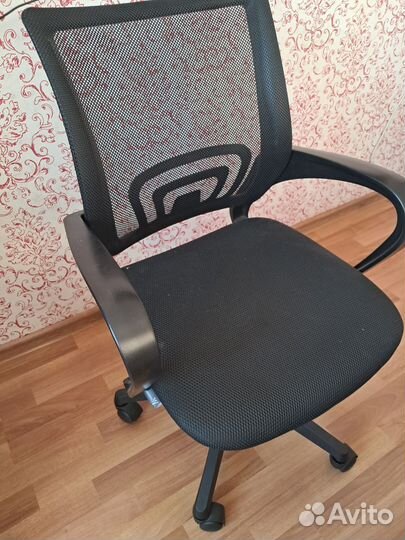 Компьютерное офисное кресло