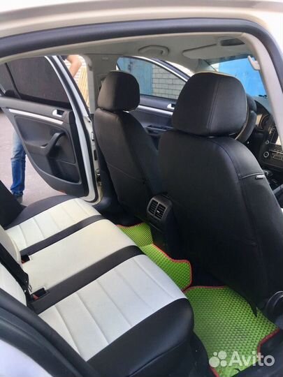 Автомобильные чехлы на Volkswagen Jetta 5
