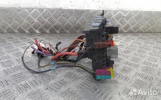 Блок предохранителей mercedes benz vito W639 (UKR1