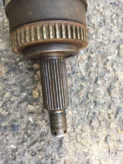 Привод передний правый и вал на KIA Spotage 3