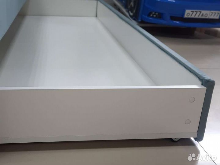 Детская подростковая кровать с бортиком