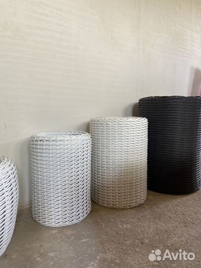 Кашпо из искусственного ротанга