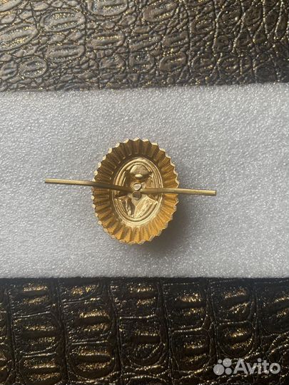 Кокарда со звездой овальная