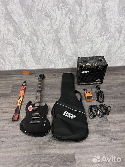 Электрогитара с комплектующими