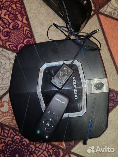 Робот пылесос redmond