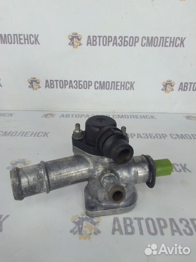 Фланец системы охлаждения Audi A6 C5 038121133A