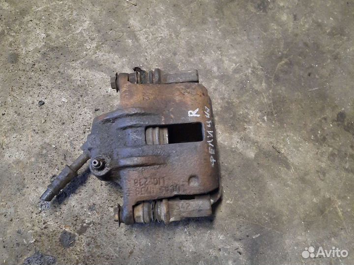 Суппорт правый Skoda felicia