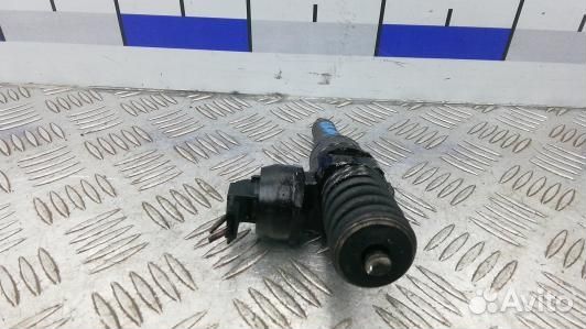 Форсунка дизельная skoda octavia A5 (XBN18AL04)