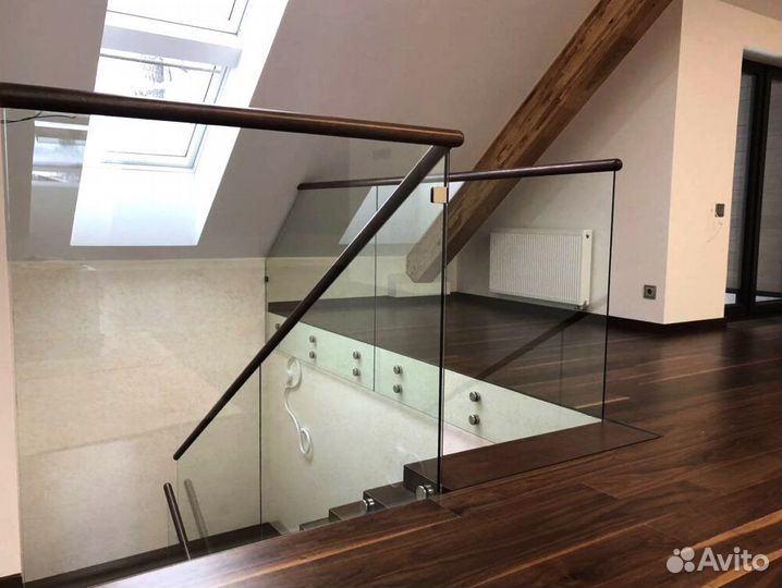 Стеклянные ограждения лестницы от производителя