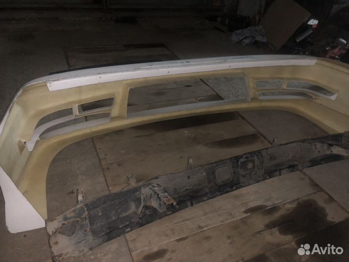 Передний Бампер Toyota Mark 2 Gx81,Crests Gx81