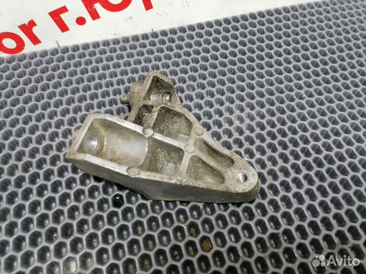 Кронштейн генератора Chevrolet Lacetti