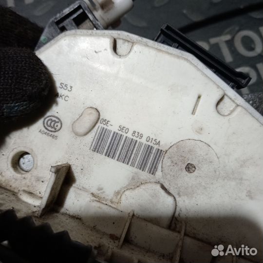 Задний левый замок Skoda Octavia a7