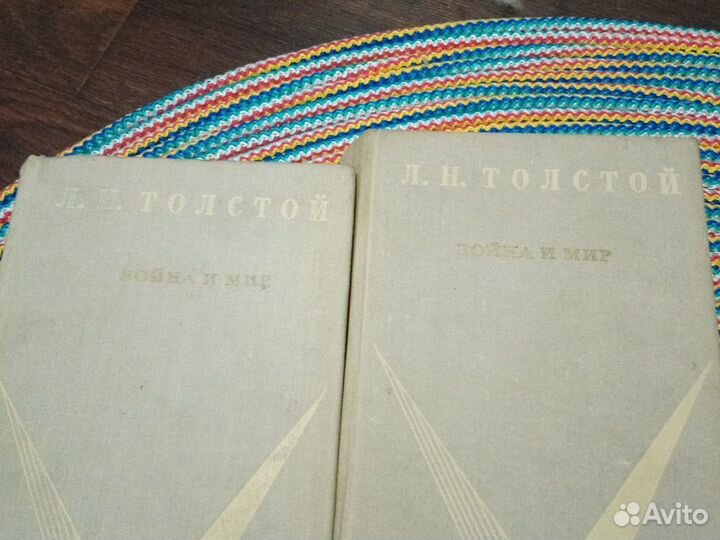 5 книг (2 тома Л. Н. Толстой, 3 тома Джон Голсуорс