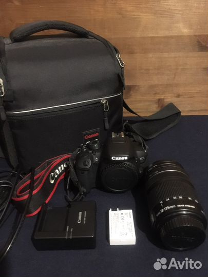 Зеркальный фотоаппарат canon EOS700D