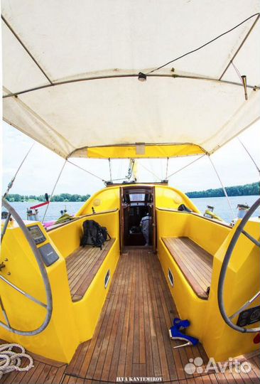 Морская прогулка в Адлере на яхте