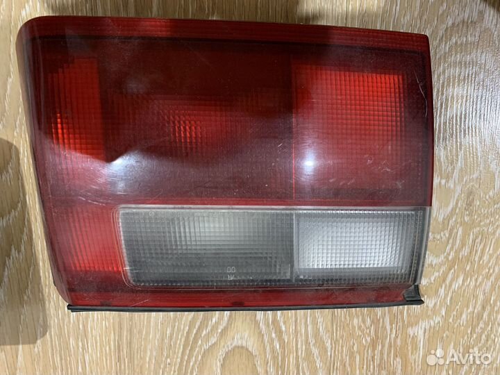 Поворотник / стоп сигнал Toyota Caldina
