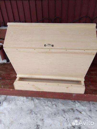 Бункерная кормушка для кур