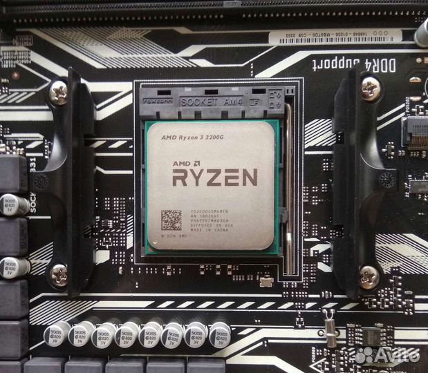 Процессор Ryzen 3 2200G