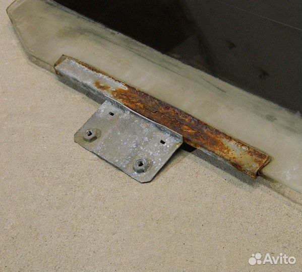 Стекло двери задней правой Felicia