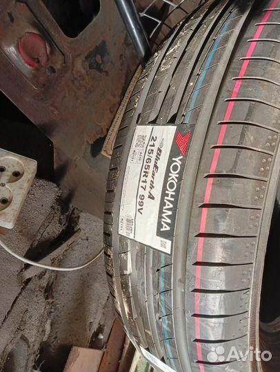Yokohama BluEarth AE50 215/65 R17