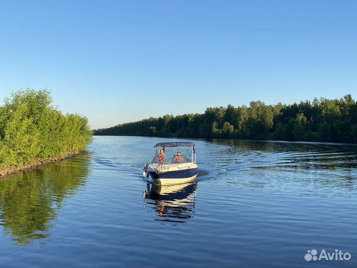 Прогулки на катере, селфи, дни рождения на воде