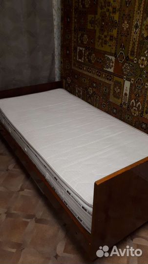 Кровать 1 спальная с матрасом