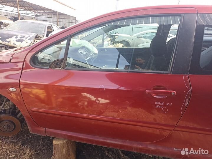 Пежо 307 дверь передняя левая купе красная
