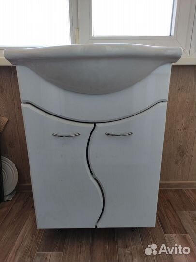 Набор мебели для ванной комнаты размер 600*300