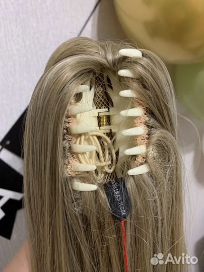 Хвост на заколке