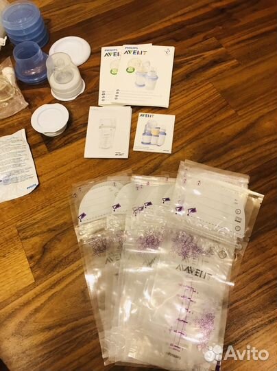 Молокоотсос Philips avent + пакеты для молока