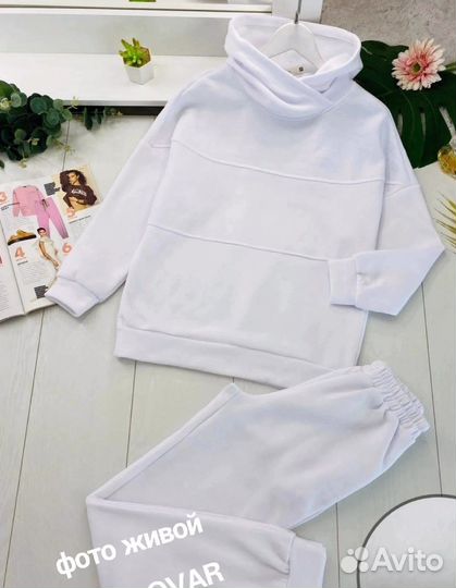 Костюм женский спортивный