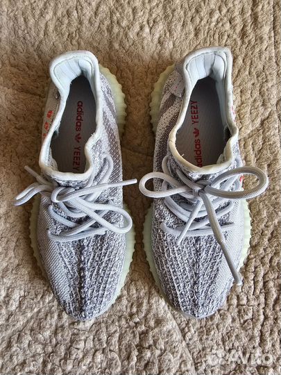 Кроссовки Adidas Yeezy Boost 350 v2 (оригинал)