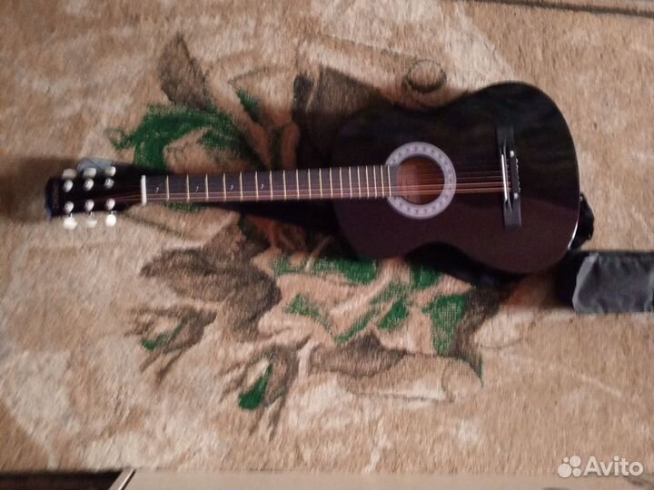 Акустическая гитара