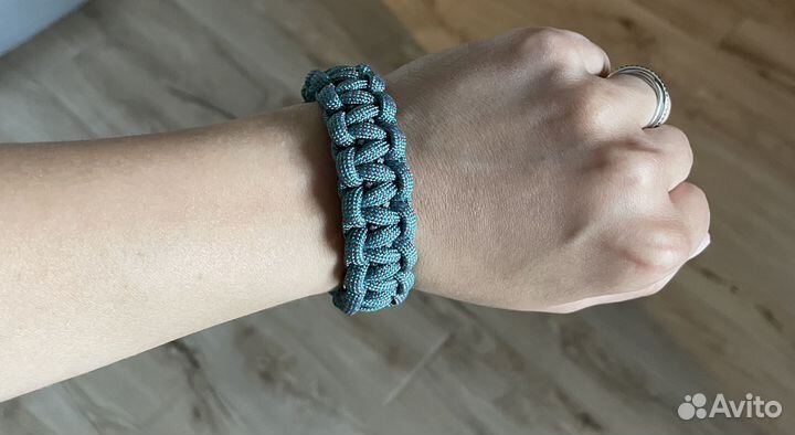 Браслет из паракорда
