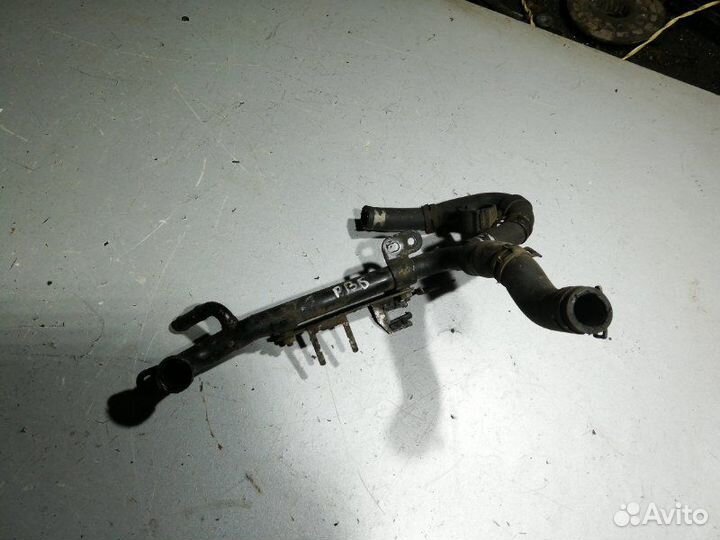 Патрубок системы охлаждения Volkswagen Passat B6