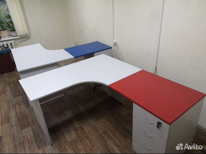 Компьютерный стол угловой