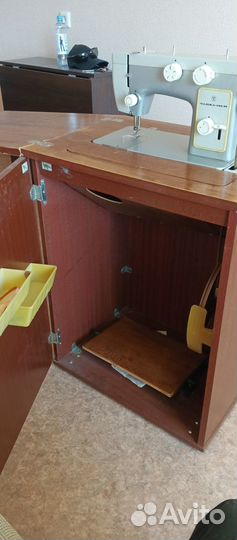 Швейная машинка чайка 142м