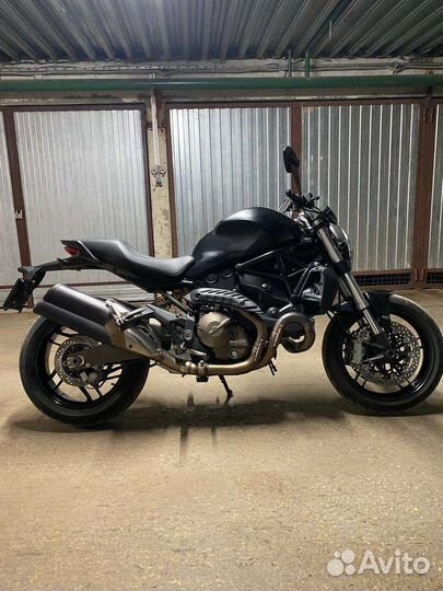 Ducati monster 821 dark