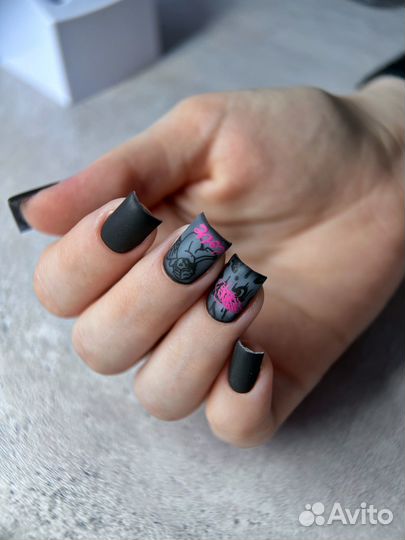 Маникюр/педикюр центр города