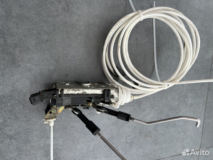 Замок двери передний правый audi a6 c4