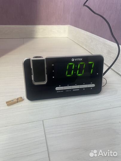Электронные часы Vitek