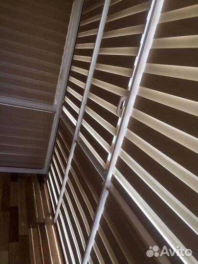 Жалюзи на пластиковые и деревянные окна