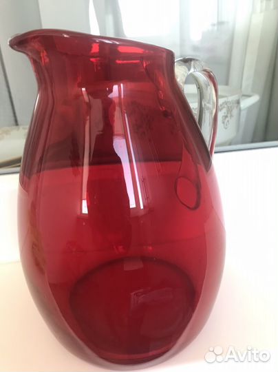 Кувшин из красного стекла СССР