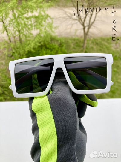Белые солнцезащитные очки модные квадратные
