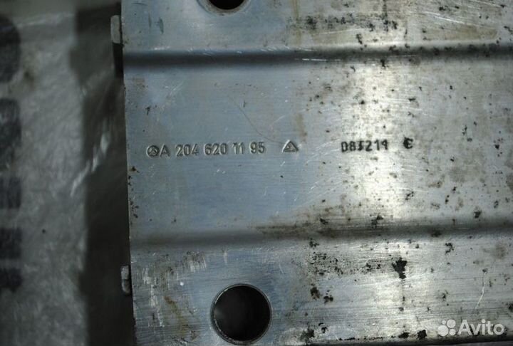 Кронштейн усилителя бампера Mercedes E W211 Е30