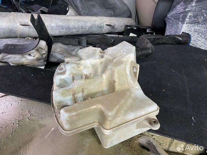 Бачок омывателя Land Rover Discovery 3