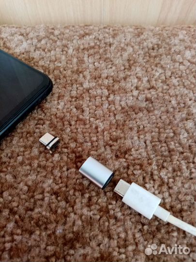 Магнитная зарядка для смартфона(новая)
